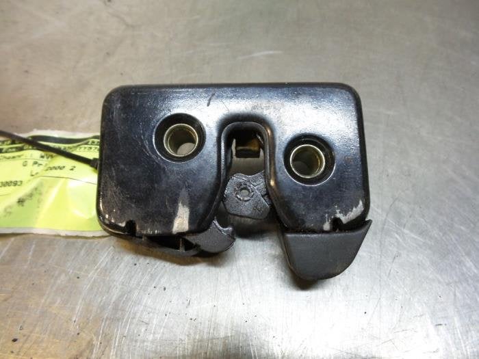 Serrure hayon d'un Volkswagen Polo (Polo 99-), Volkswagen, -, 3 mois de garantie, Utilisé