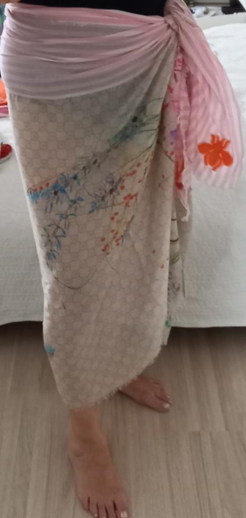 YESS ; grote sjaal/pareo, katoen/modal., Kleding | Dames, Ophalen of Verzenden, Zo goed als nieuw, Sjaal