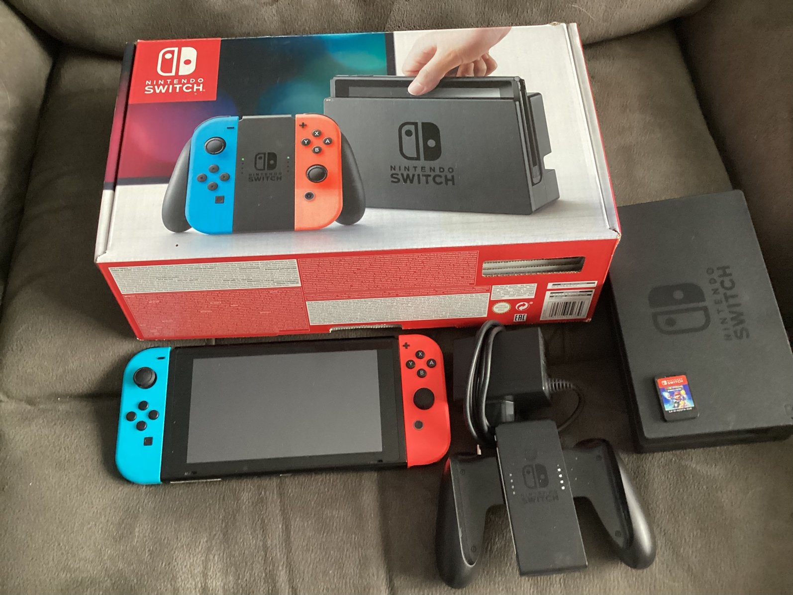 Nintendo switch met mario, Ophalen of Verzenden, Zo goed als nieuw