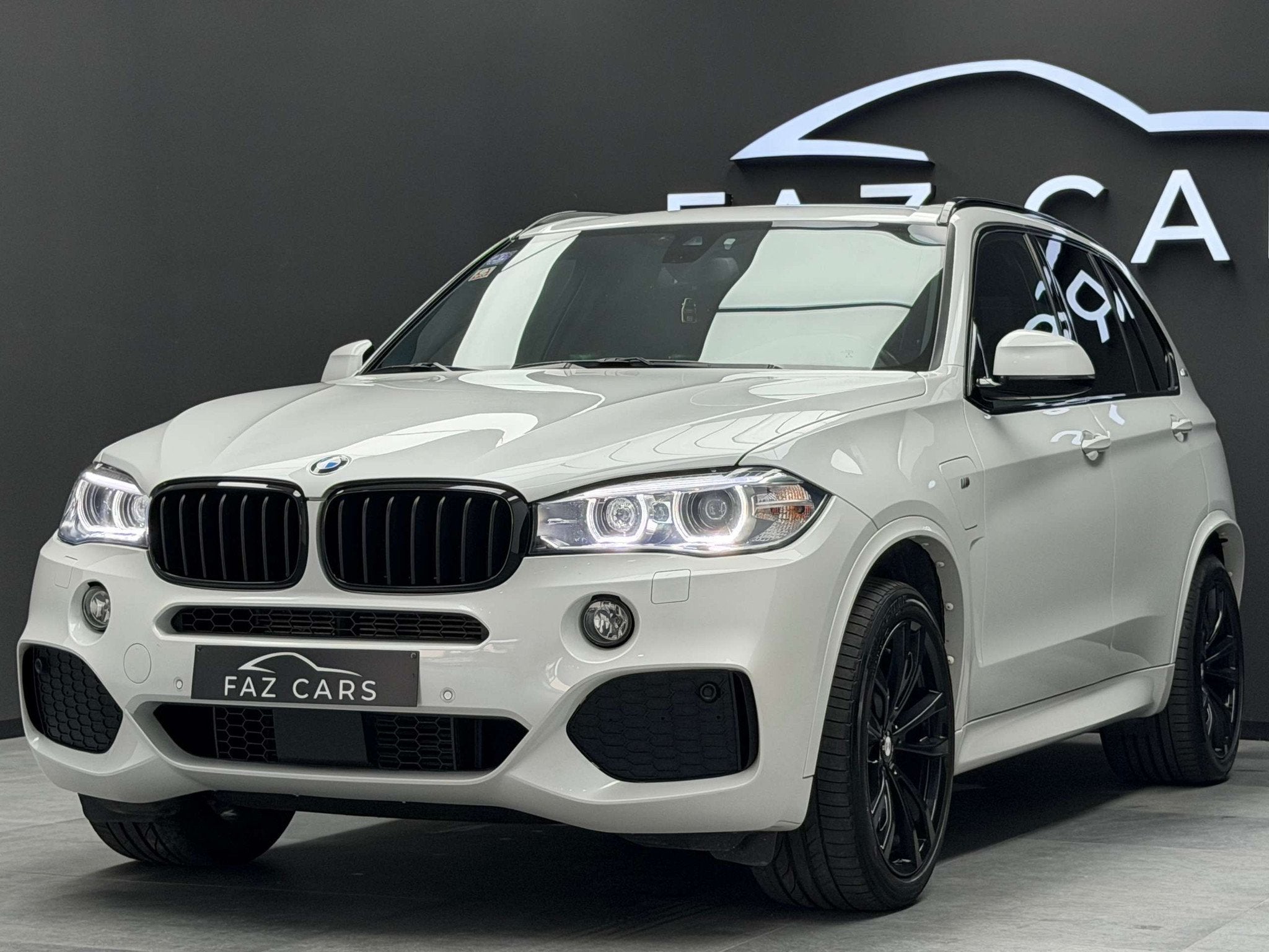 BMW X5 M PHEV 2.0AS xDrive40e * PACK M + GARANTIE *, Auto's, Automaat, Gebruikt, 4 cilinders, https://public.car-pass.be/vhr/00fddb17-cd30-4669-b8b4-45b7a06911eb