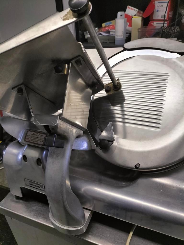 Machine de découpe Berkel, Enlèvement