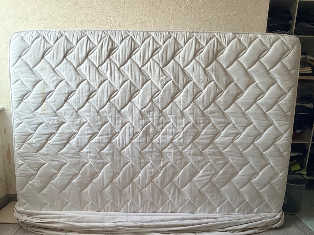 Matelas/Lit, Tissu, Queen size, Enlèvement, 200 cm