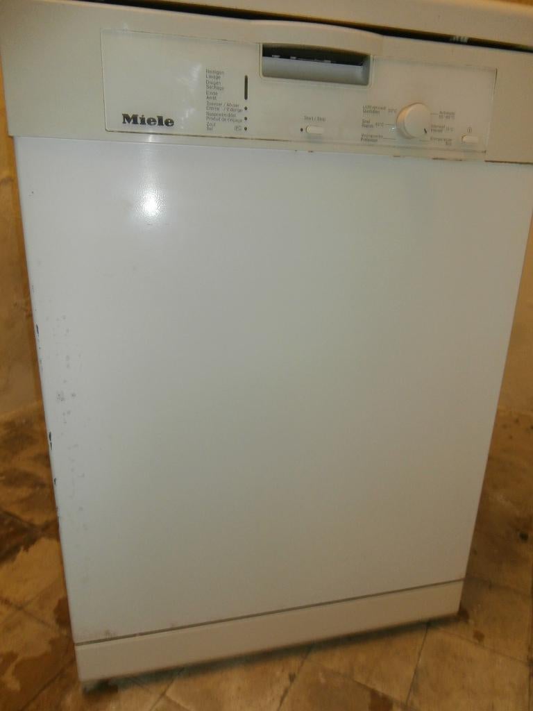 Lave vaisselle Miele en panne, Electroménager, Lave-vaisselle, Enlèvement, Ne fonctionne pas, À Poser