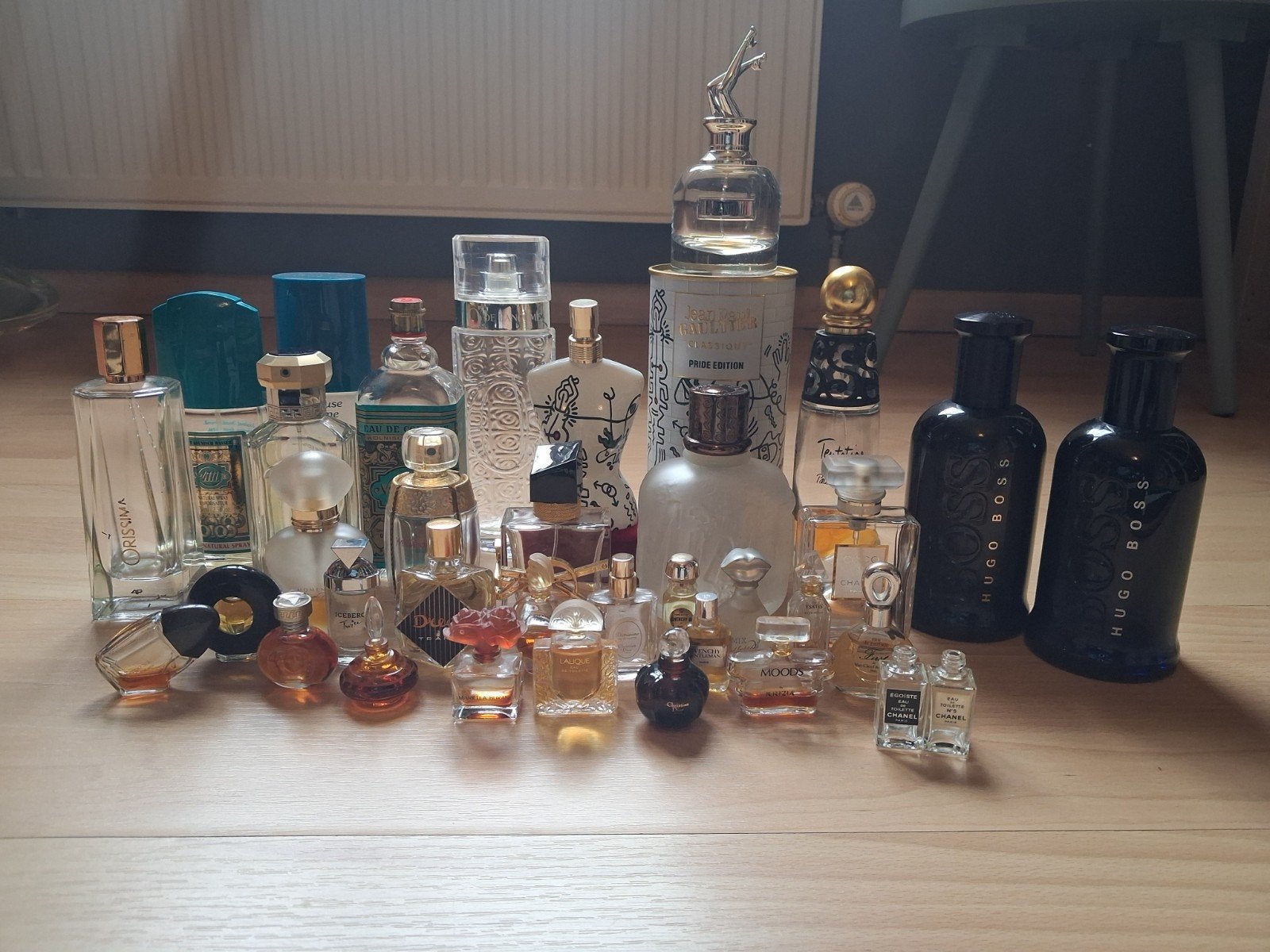 Lotje parfumflesjes, Ophalen