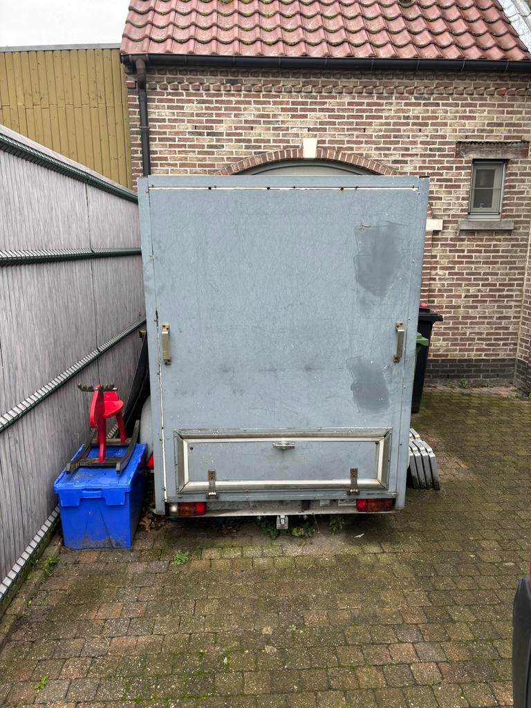 Gesloten marktaanhangwagen met werk aan, Autos : Divers, Remorques, Enlèvement, Utilisé