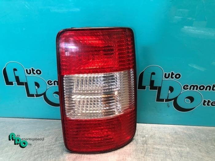 Achterlicht rechts van een Volkswagen Caddy (Caddy 04-), Gebruikt, -, Volkswagen, -