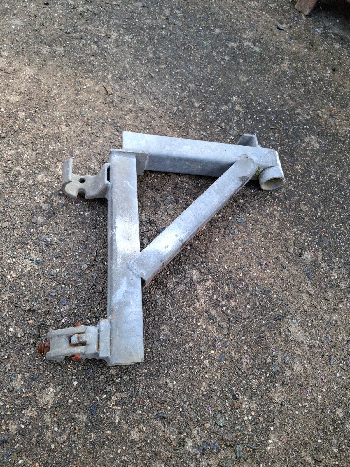44x Stelling verbreder 30cm voor buis van 50mm, Doe-het-zelf en Bouw, Steigers, Ophalen
