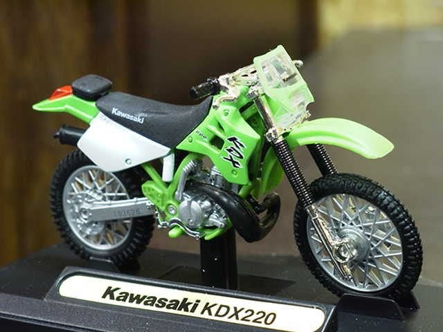 Kawasaki KDX220 1:18 Motormax, Hobby en Vrije tijd, Modelauto's | 1:18, Ophalen of Verzenden, Nieuw, Motor, Motormax
