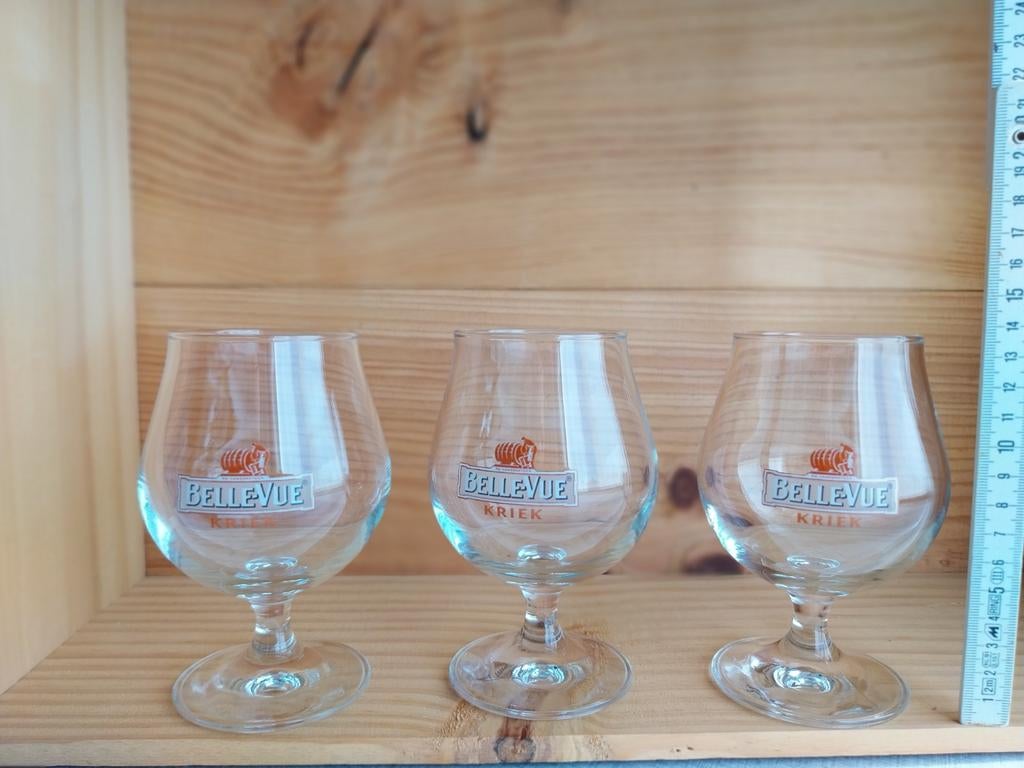 3 Bierglazen kriek, Ophalen