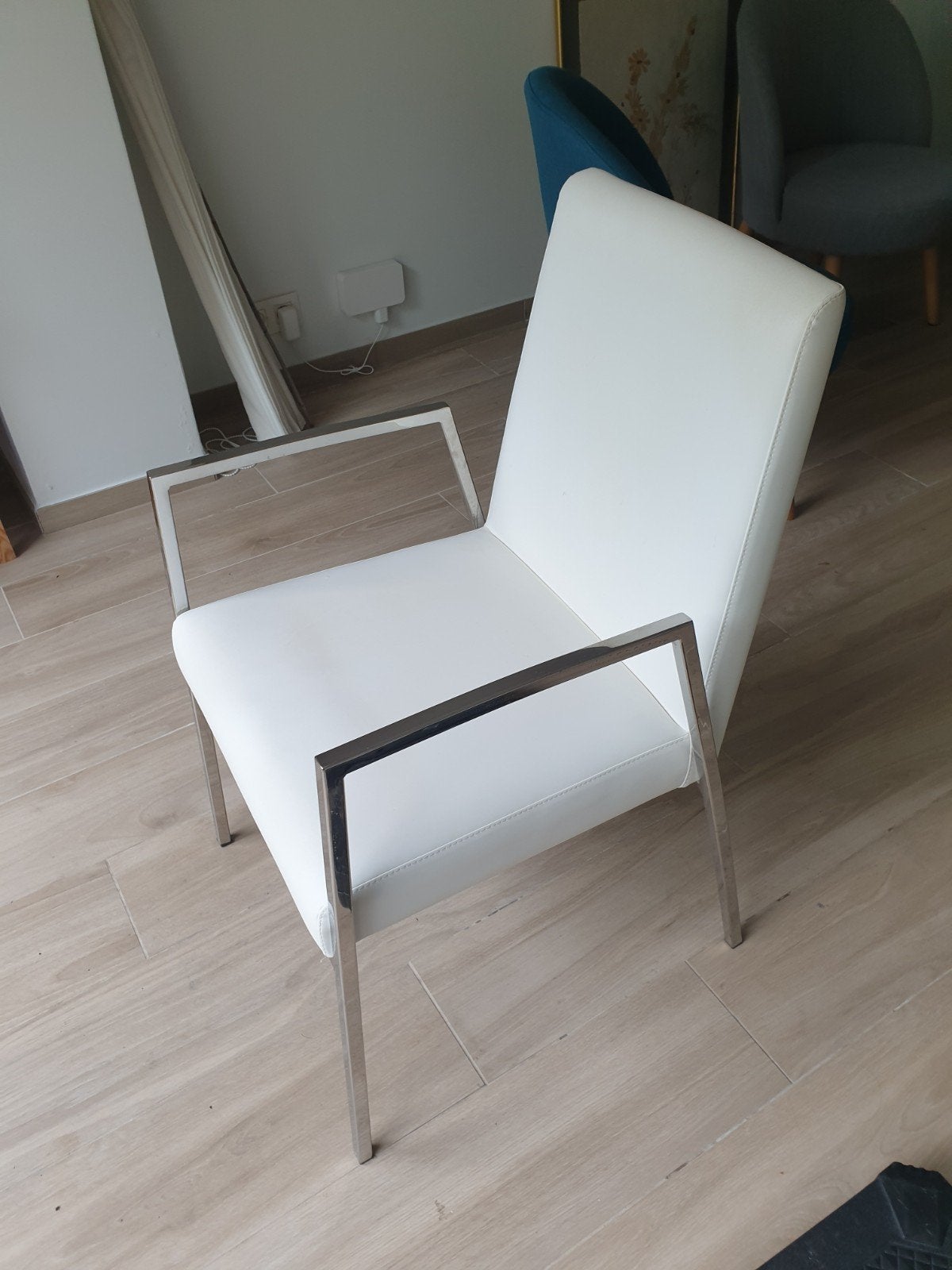Chaise blanche confortable avec accoudoirs, Enlèvement, Blanc