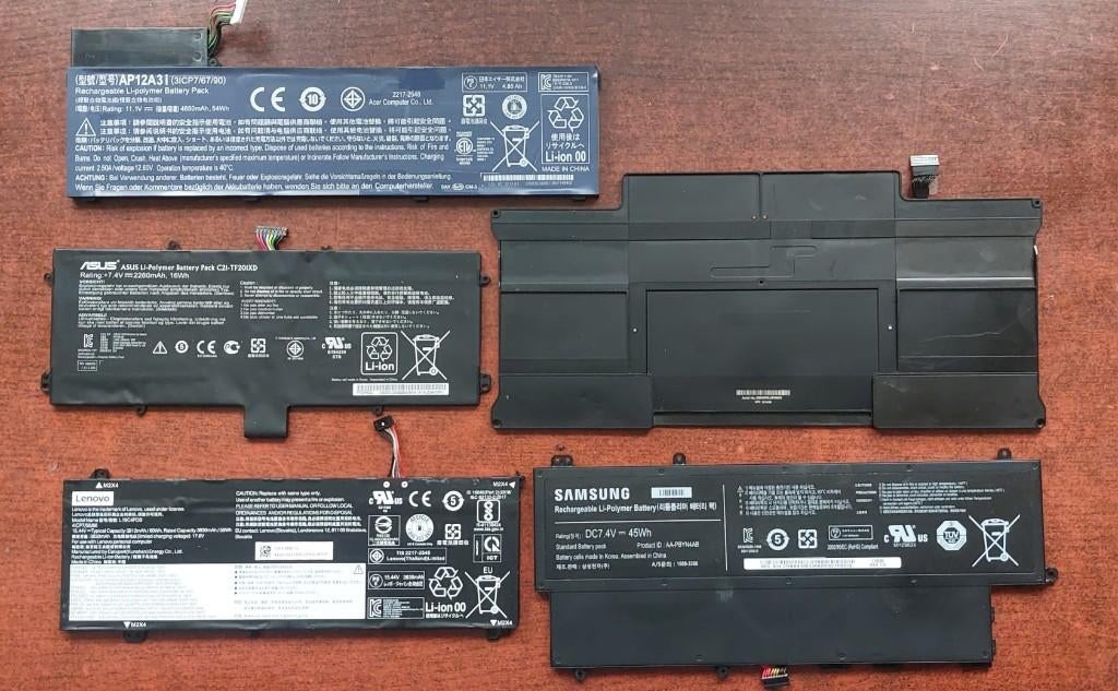 batteries divers modèles, Computers en Software, Accu's en Batterijen, Ophalen of Verzenden, Gebruikt