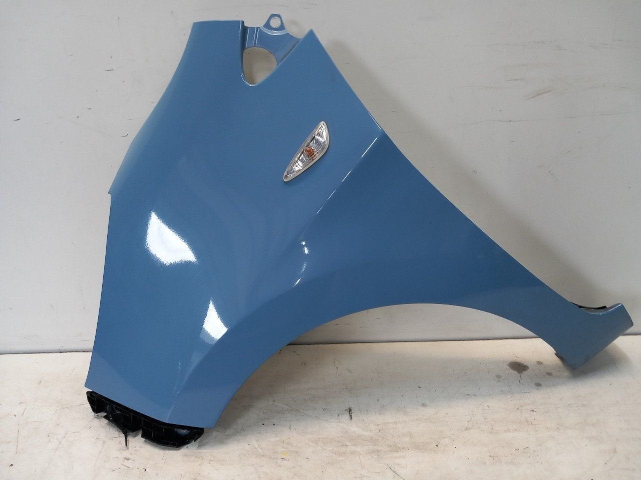 Spatbord links voor Kia Picanto, Auto-onderdelen, Onderdelen@venauto.nl, Van der Ven Autorecycling B.V., Ettenseweg 76, 4706 PB Roosendaal, The Netherlands