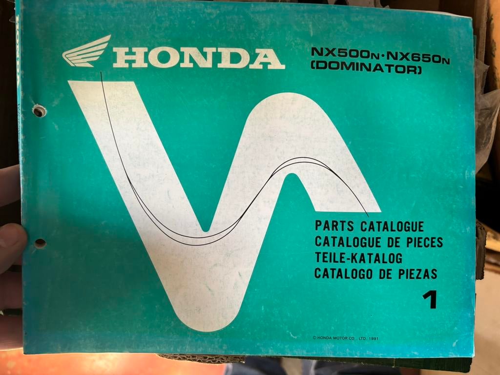 Partslisting, partsmanual Honda NX650 Dominator, Ophalen of Verzenden, Honda