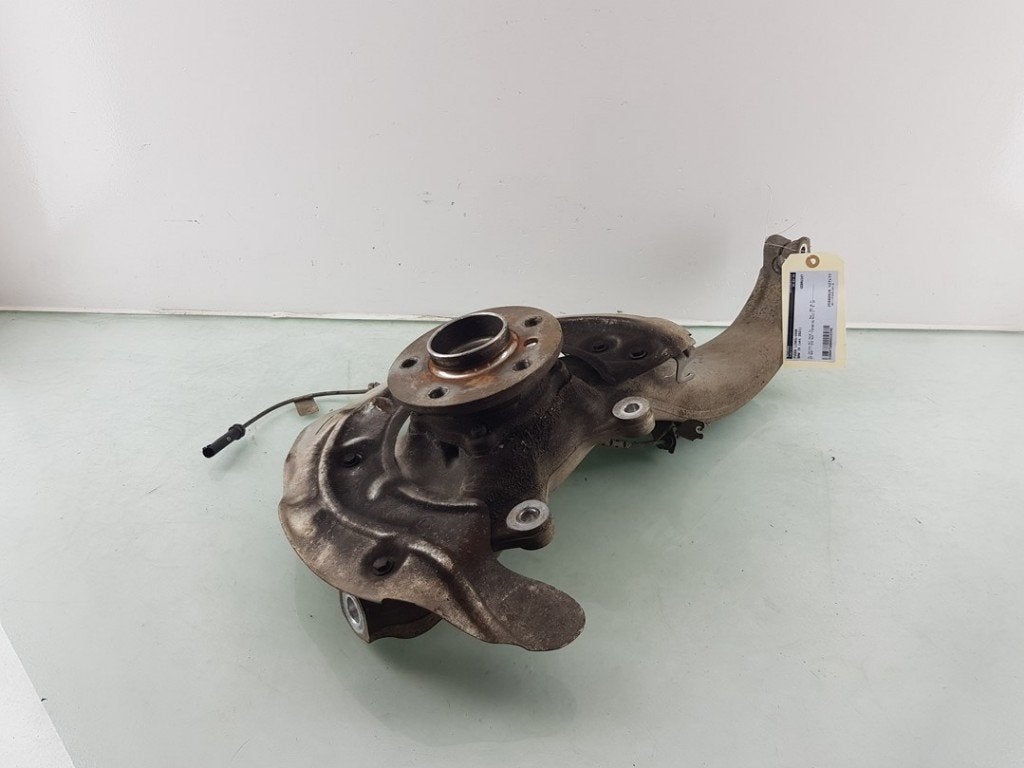 FUSEE LINKS VOOR BMW iX (I20) (|31106890573|33406899301|), Gebruikt, BMW, Petuelring 130
80809  München, DE, Bayerische Motoren Werke AG