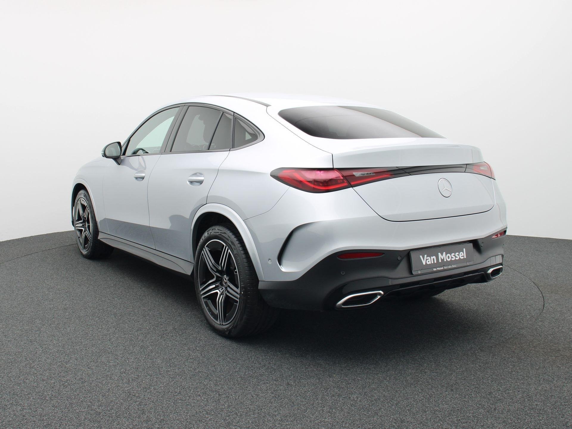 Mercedes-Benz GLC Coupé 200 4MATIC AMG Line + LEDER + SURRO, Auto's, Dealer onderhouden, Stof, Gebruikt, 4 cilinders