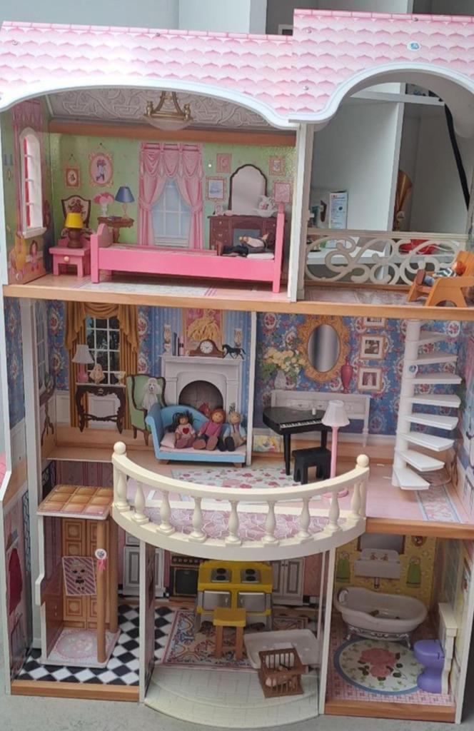 Belle maison de poupée en bois, Enlèvement, Maison de poupées