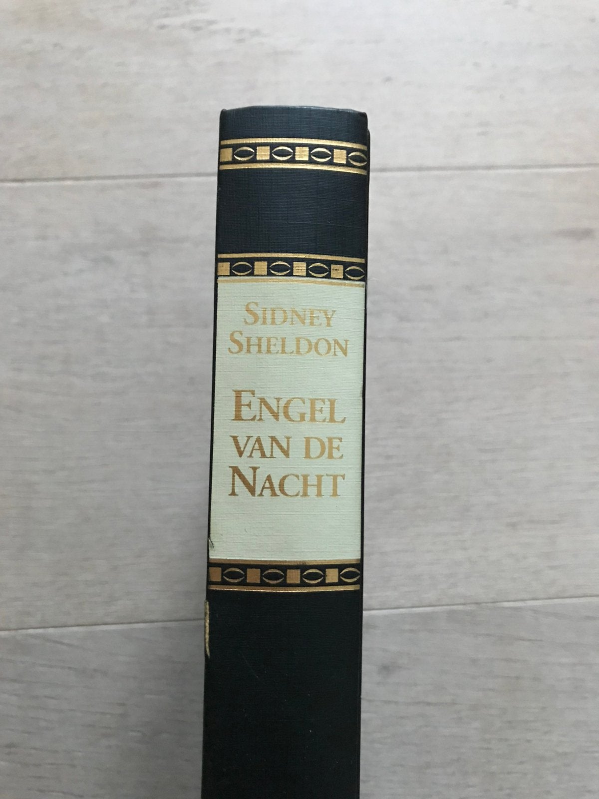 Engel van de Nacht (Sidney Sheldon), Boeken, Ophalen of Verzenden, Zo goed als nieuw