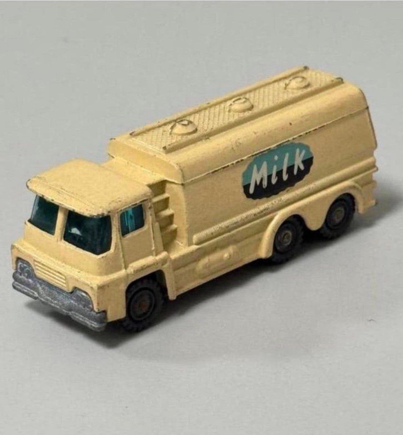 Vintage HUSKY 1:64 Tanker Milk Truck 1960 Diecast Made UK, Ophalen of Verzenden, Zo goed als nieuw, Bus of Vrachtwagen