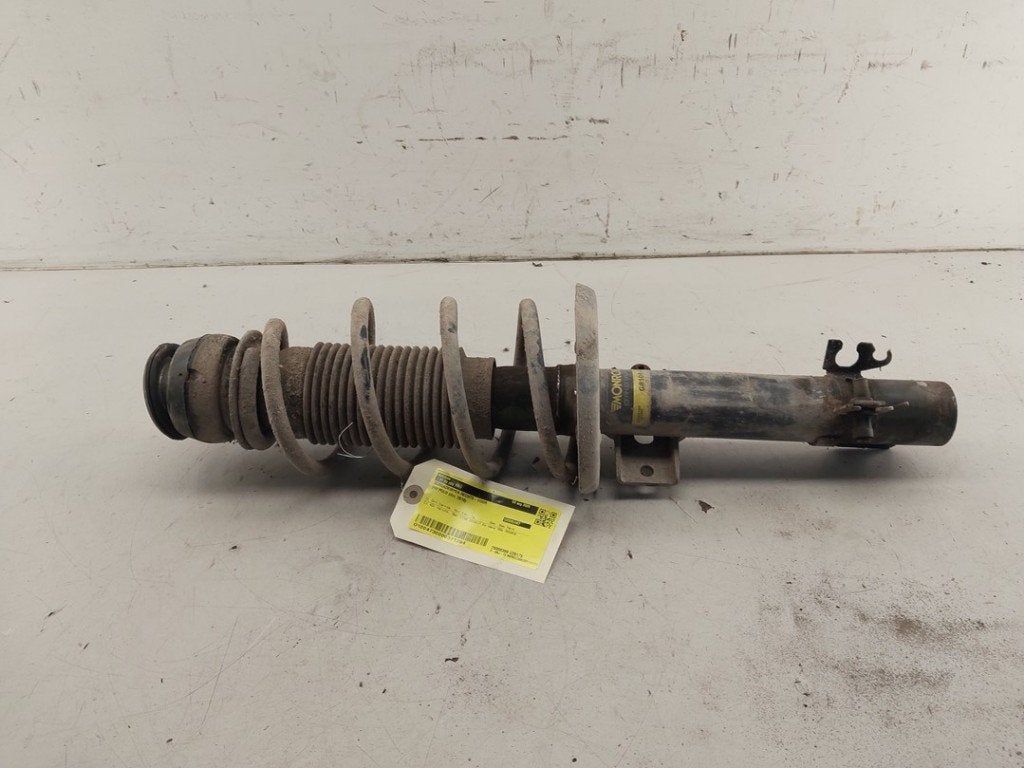 AMORTISSEUR OU ABSORBEUR DE CHOC AVANT DROIT Polo V (6R), Volkswagen, Volkswagen AG, Utilisé, Kundenbetreuung@volkswagen.de