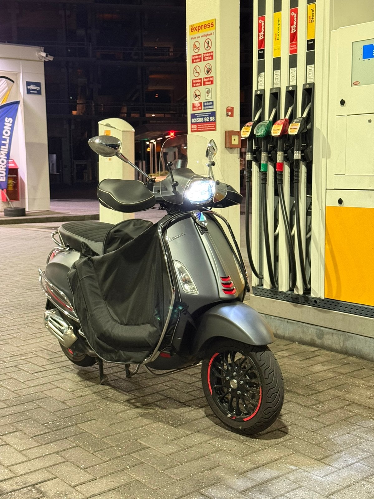 Vespa Sprint 2023 B klasse, Fietsen en Brommers, Scooters | Vespa, Ophalen, Zo goed als nieuw