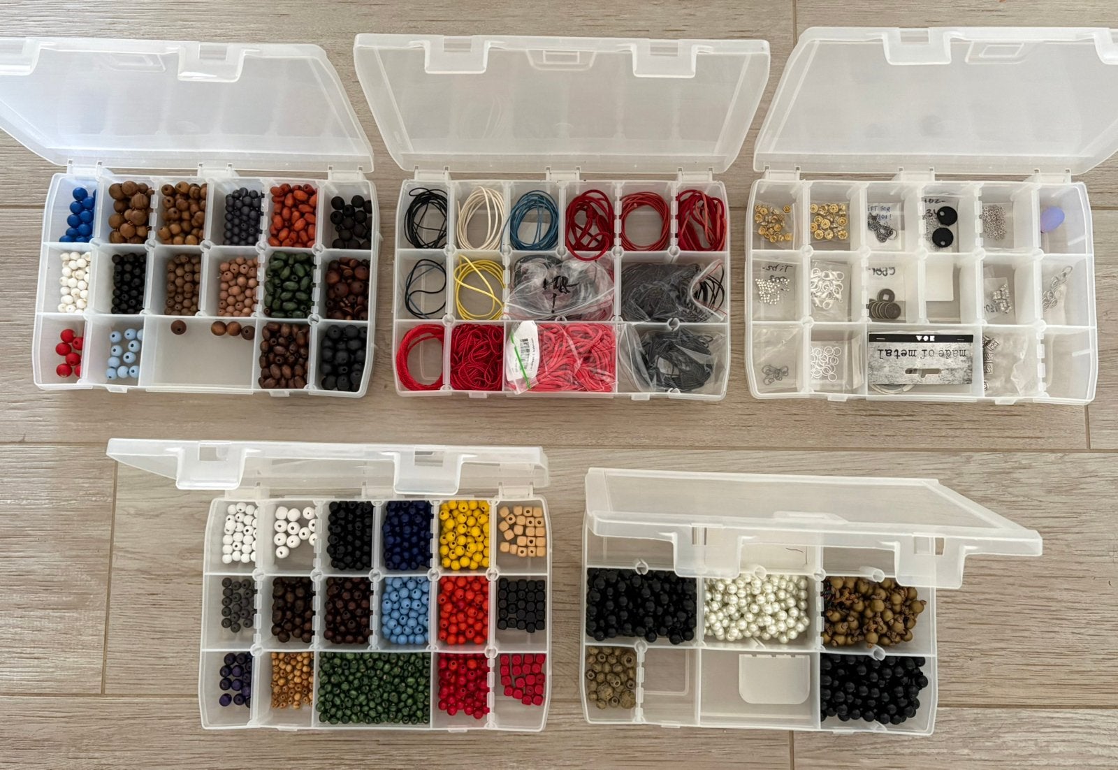 Large gamme de perles et d'accessoires, Enlèvement, Neuf