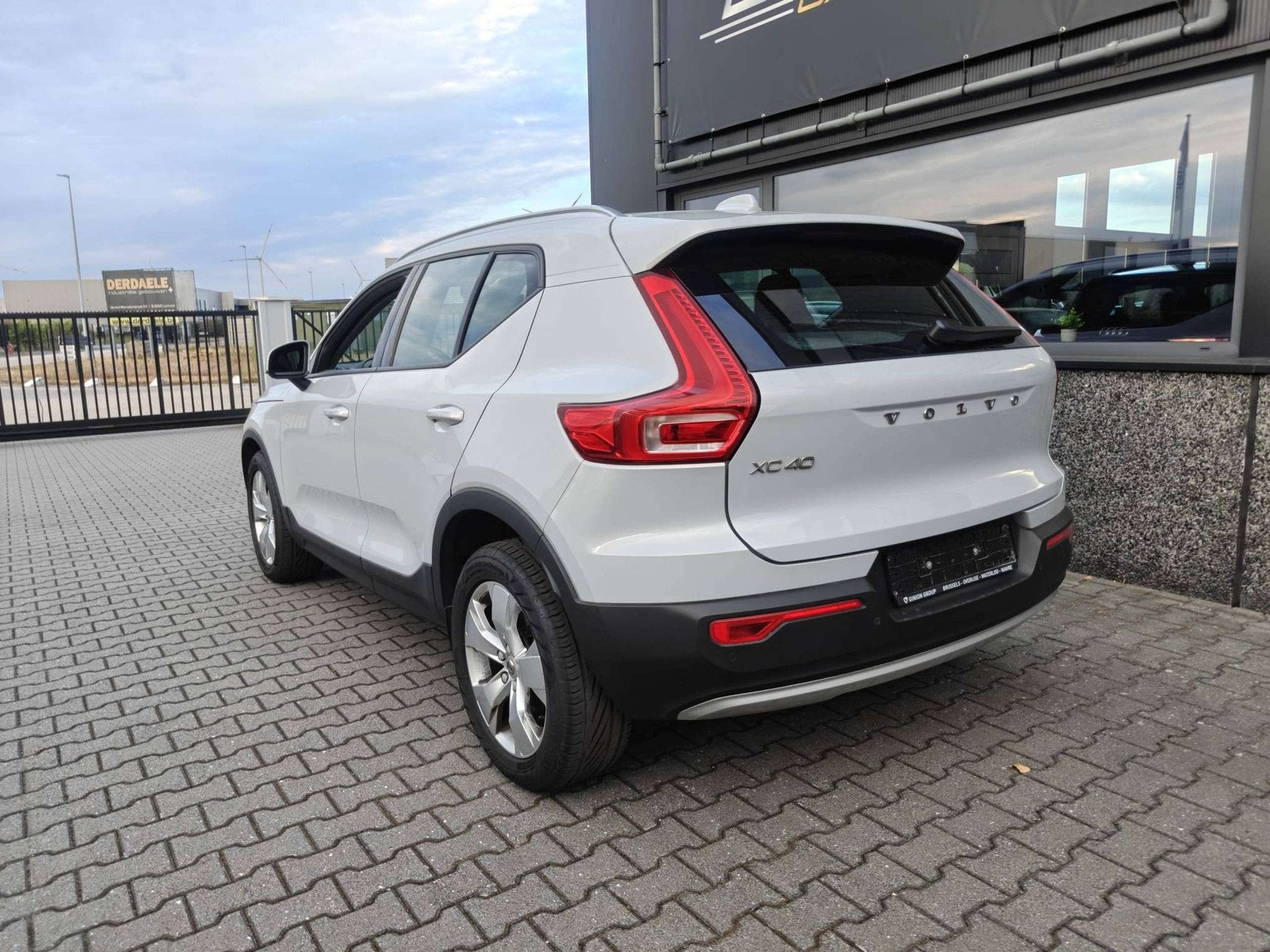 Volvo XC40 1.5 T3 Pro/LED/Cruise/Keyless/CAM/Zetel+Stuurverw, Autos, Volvo, Argent ou Gris, Achat, Entreprise, Entretenue par le concessionnaire