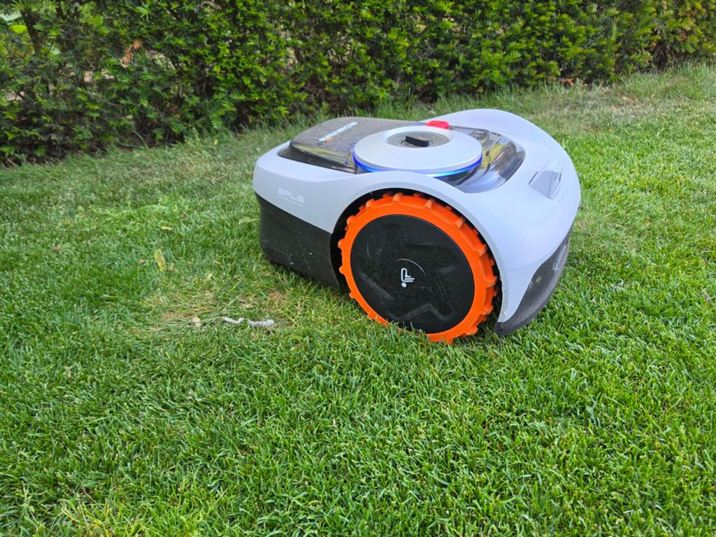 Segway Navimow i105E Robotmaaier zonder draad + Garage, Ophalen, Bestuurbaar via app, Zo goed als nieuw, Segway