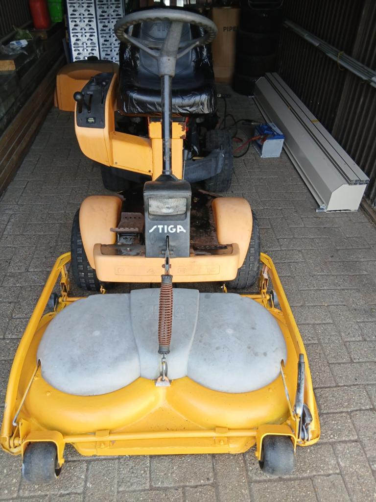 Zitmaaier stiga park president briggs&stratton 12.5 hp, Ophalen