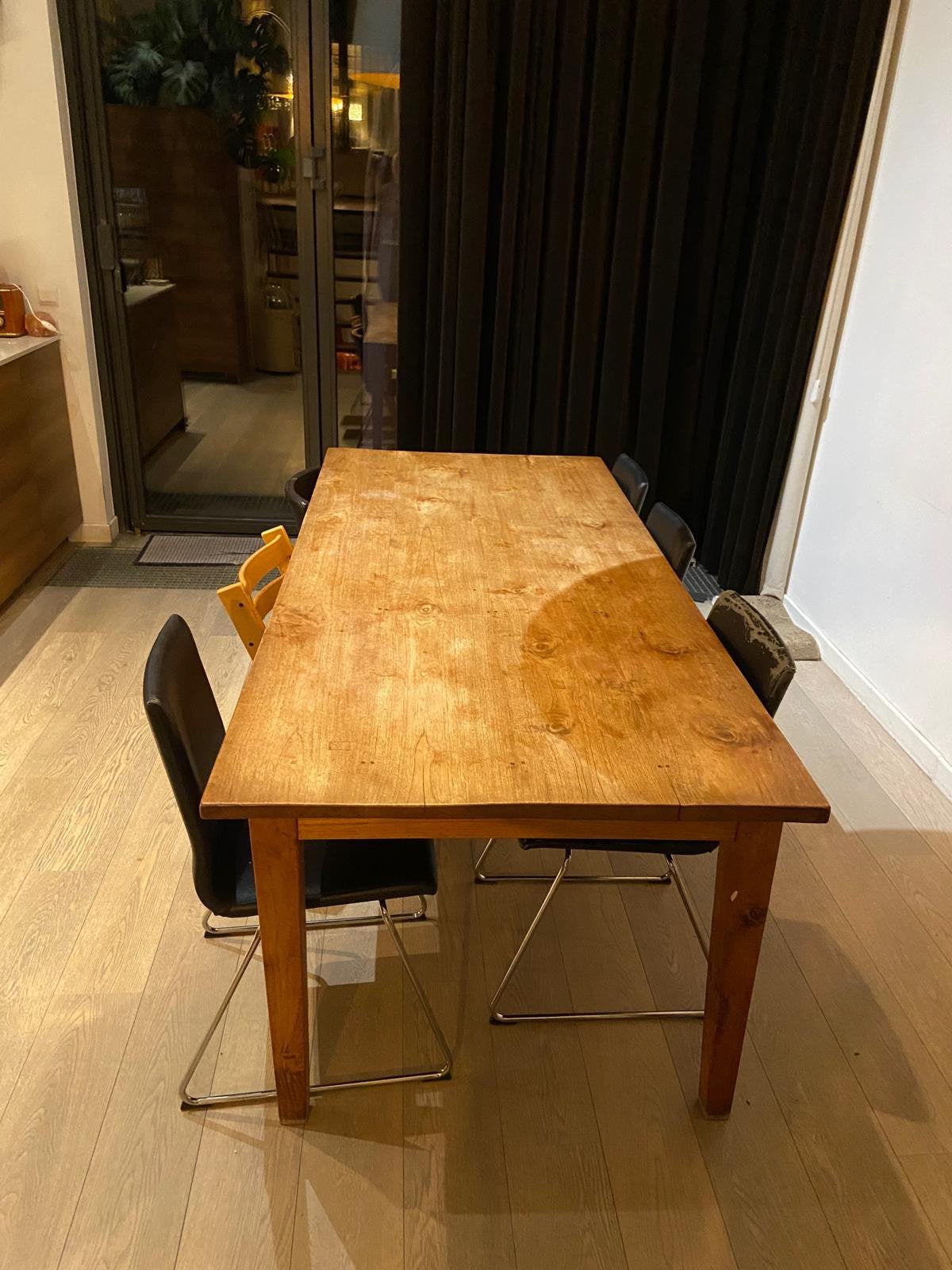 Table entièrement en bois pour 8 personnes., Maison & Meubles, Teck, 100 à 150 cm, Enlèvement, Utilisé