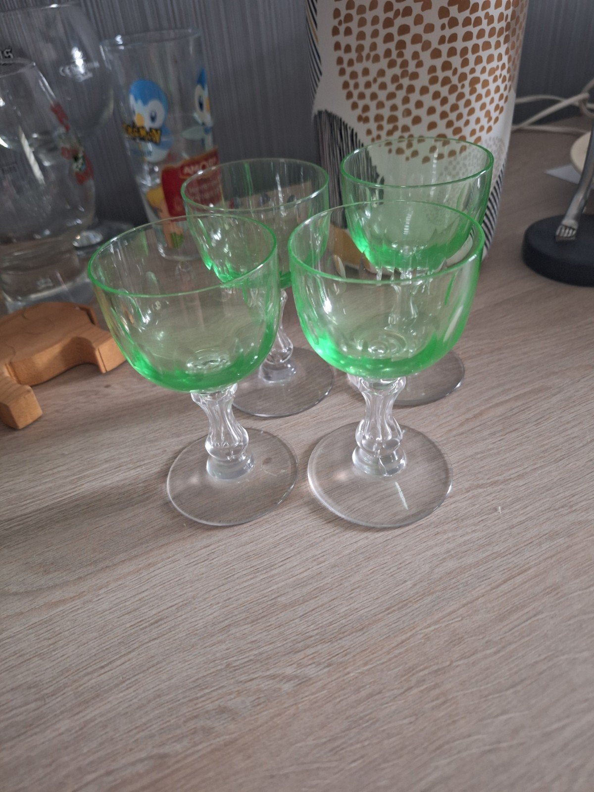 4 verres  Val saint Lambert ?  en ouraline, Collections, Verres & Petits Verres, Enlèvement