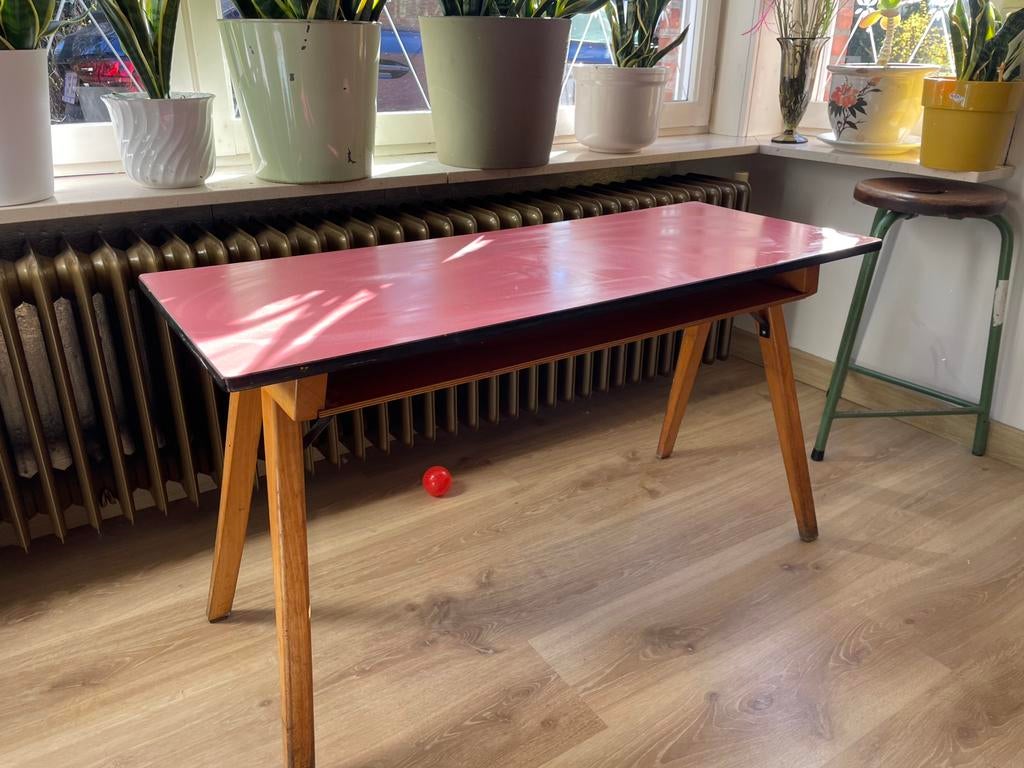 Retro kinder bureau, Huis en Inrichting, Industrieel, Ophalen, Zo goed als nieuw, Roze