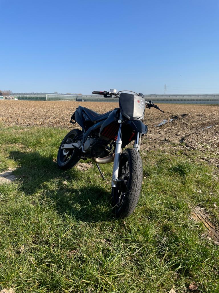 Derbi senda, Fietsen en Brommers, Ophalen, 6 versnellingen, Gebruikt, Klasse B (45 km/u)
