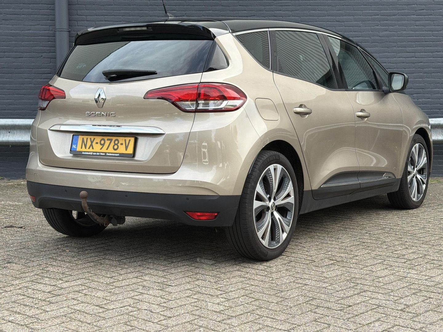 Renault Scenic 1.5 dCi Intens | Cruise | Climate | Navi | Tr, Automaat, Monovolume, Parkeersensor, Bruin