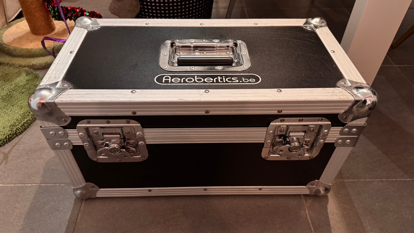 Flightcase + 220v-12v voeding + oplader, Hobby en Vrije tijd, Modelbouw | Radiografisch | Vliegtuigen, Ophalen, Gebruikt