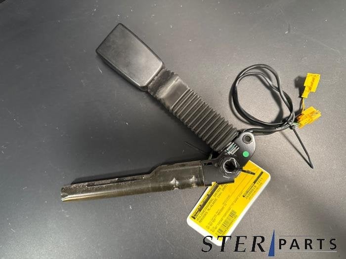 Insertion ceinture de sécurité avant droite d'un Mercedes, 3 mois de garantie, Utilisé, -, -