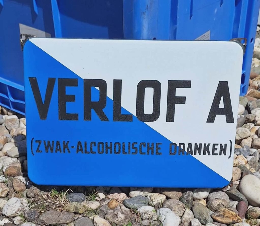 Emaille bord VERLOF A (Zwak-Alcoholische Dranken)., Ophalen of Verzenden, Gebruikt, Reclamebord