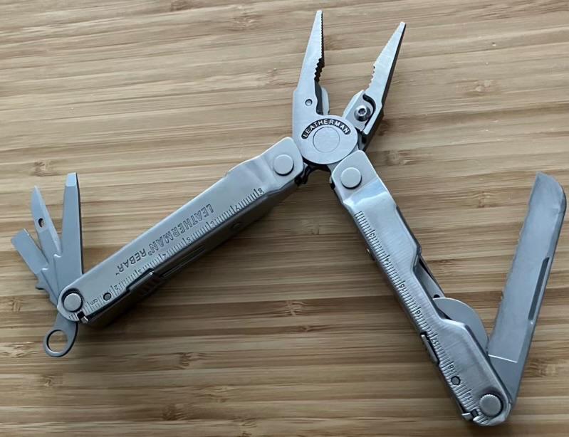 Leatherman Rebar Multitool met Zakje (nieuwstaat), Caravans en Kamperen, Kampeergereedschap, Ophalen of Verzenden, Zo goed als nieuw