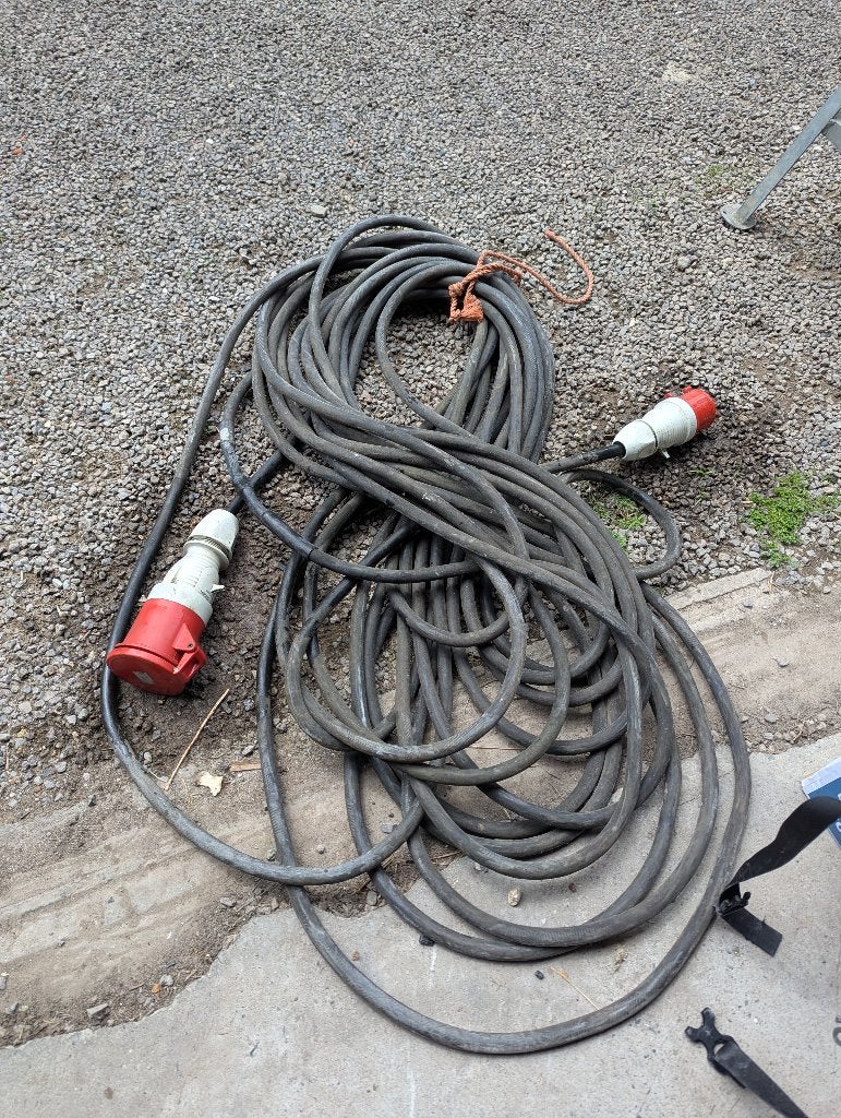 Kabel 32A 50m, Bricolage & Construction, Enlèvement, Utilisé, Autres marques, Câble ou Fil électrique