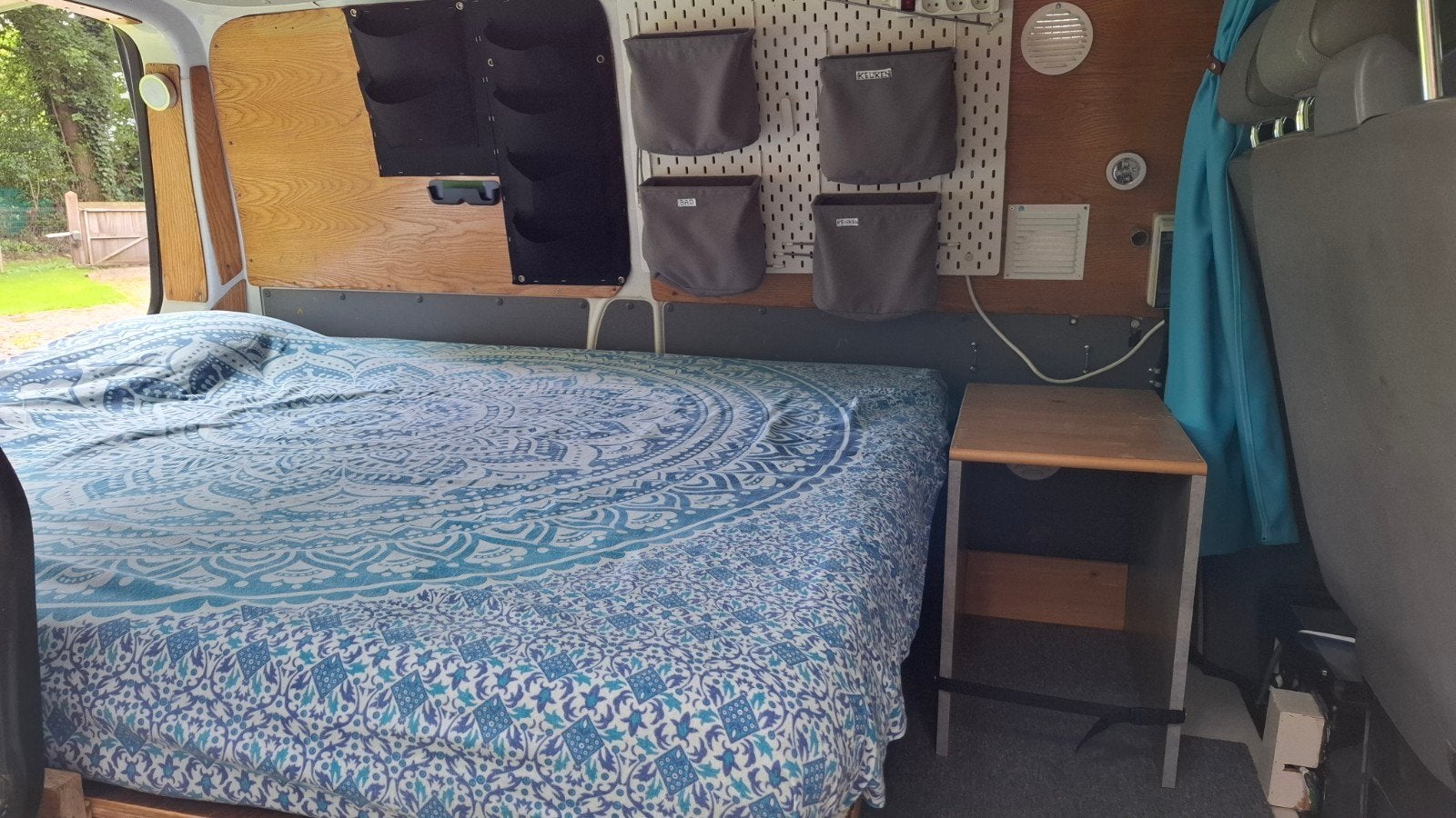 VW Transporter T5 - zelfbouw camper, Particulier