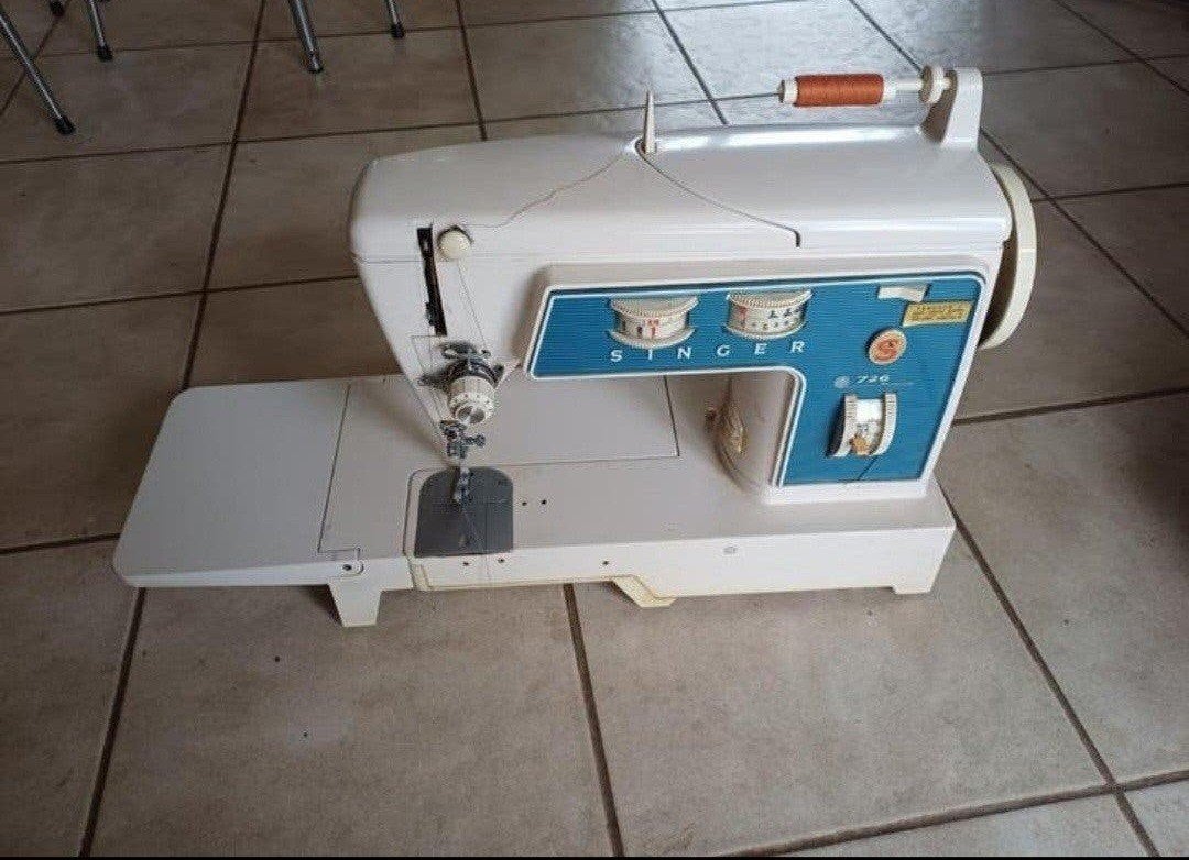 Singer mod 726 naaimachine wordt gereviseerd, Hobby en Vrije tijd, Naaimachines en Toebehoren, Ophalen, Naaimachine, Singer