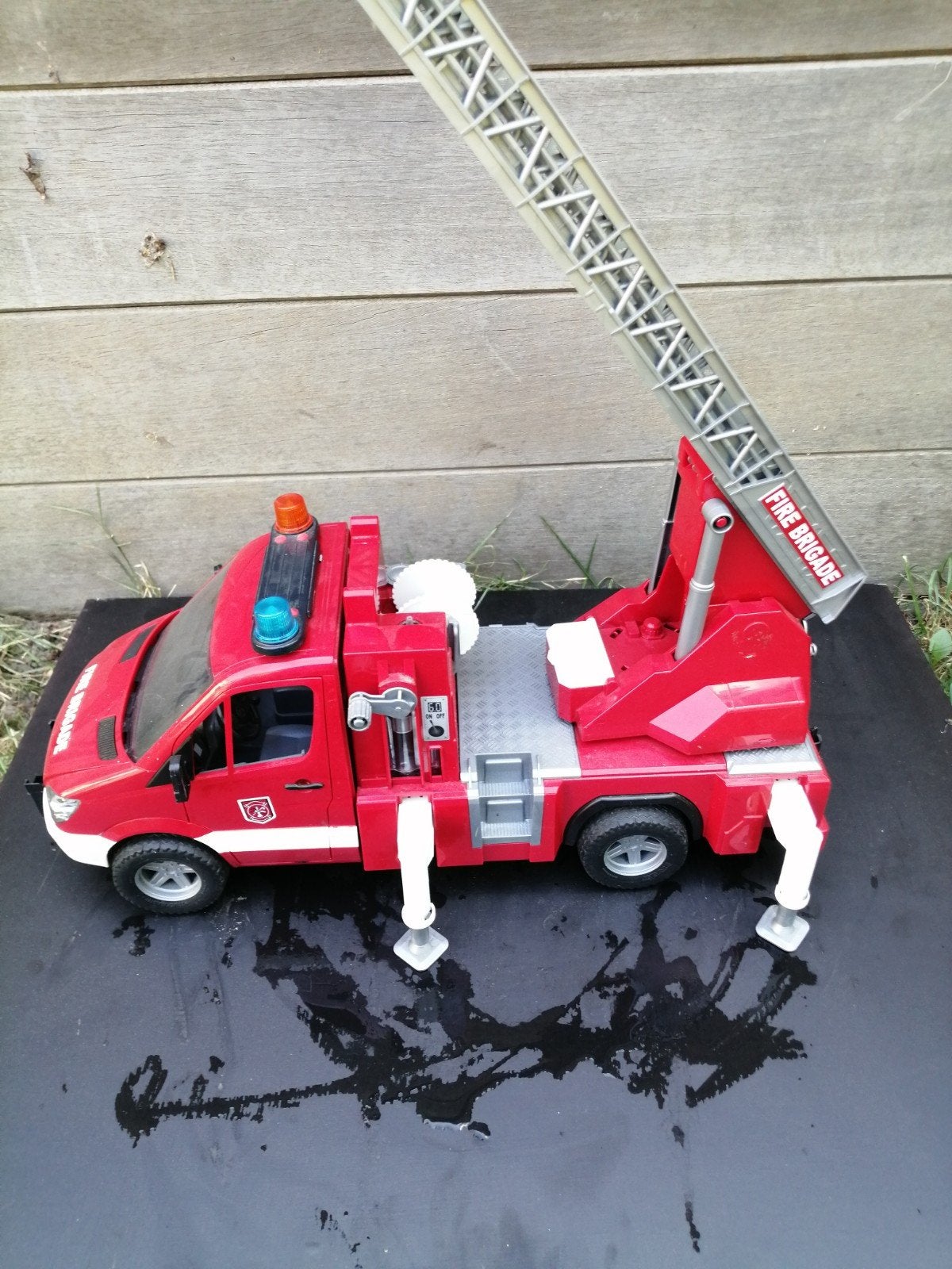 Bruder brandweerwagen, Ophalen, Gebruikt