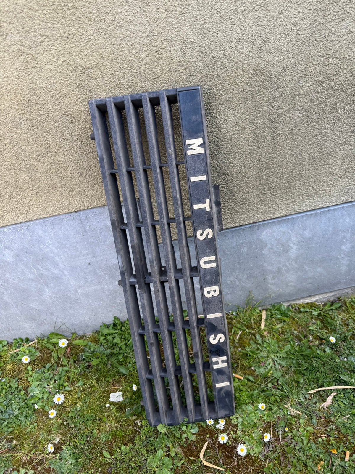 Calandre mitsubishi pajero 1981-1991, Enlèvement, Mitsubishi