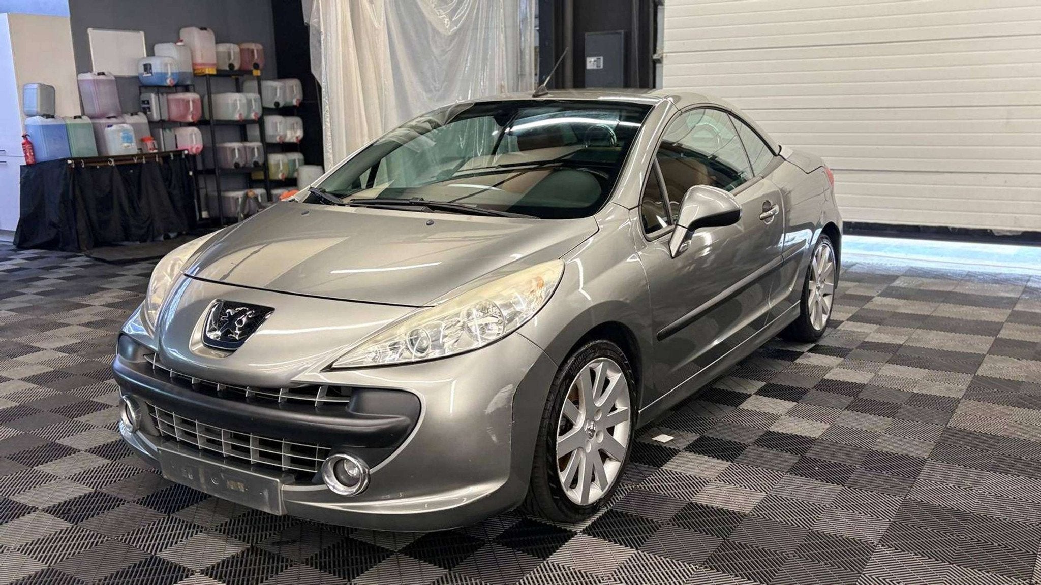 Peugeot 207 cc Cabrio 1.6i AUTOMATIQUE bj. 2007 135.189km, Automaat, 4 zetels, Gebruikt, https://public.car-pass.be/vhr/d962ad4f-5c39-4f34-a0e1-6e126709c328