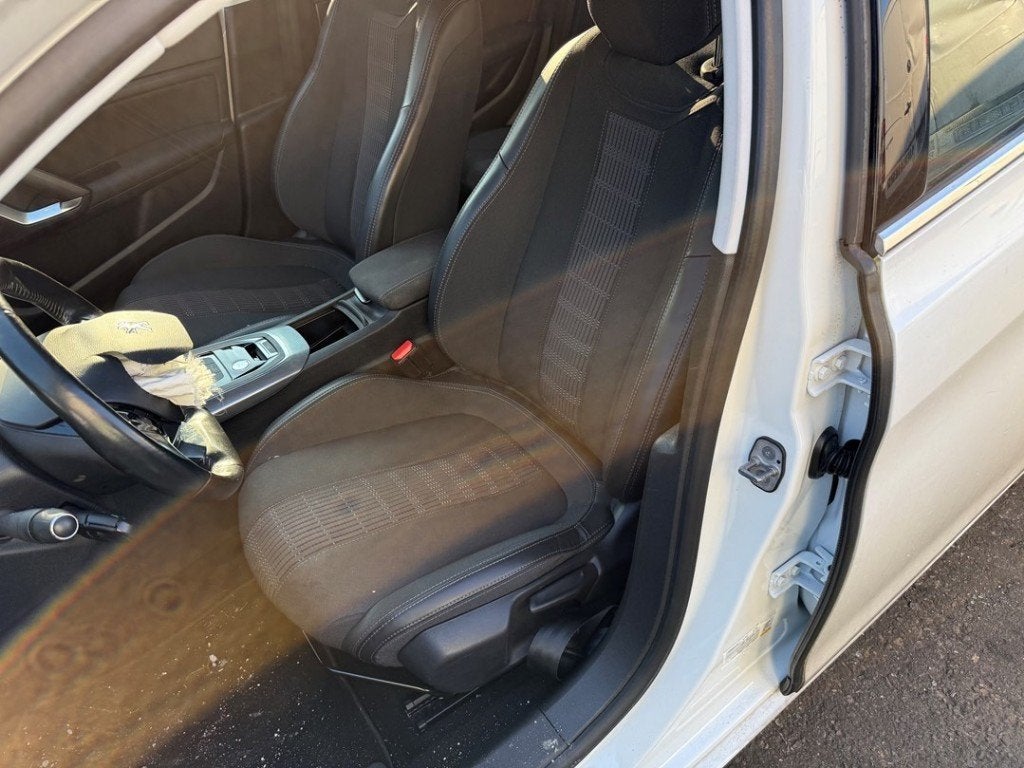 SIEGE AVANT GAUCHE ( CONDUCTEUR ) Peugeot, Kontakt-peugeot@peugeot.com, Utilisé, Peugeot Deutschland GmbH, Bahnhofsplatz
65423  Rüsselsheim, DE