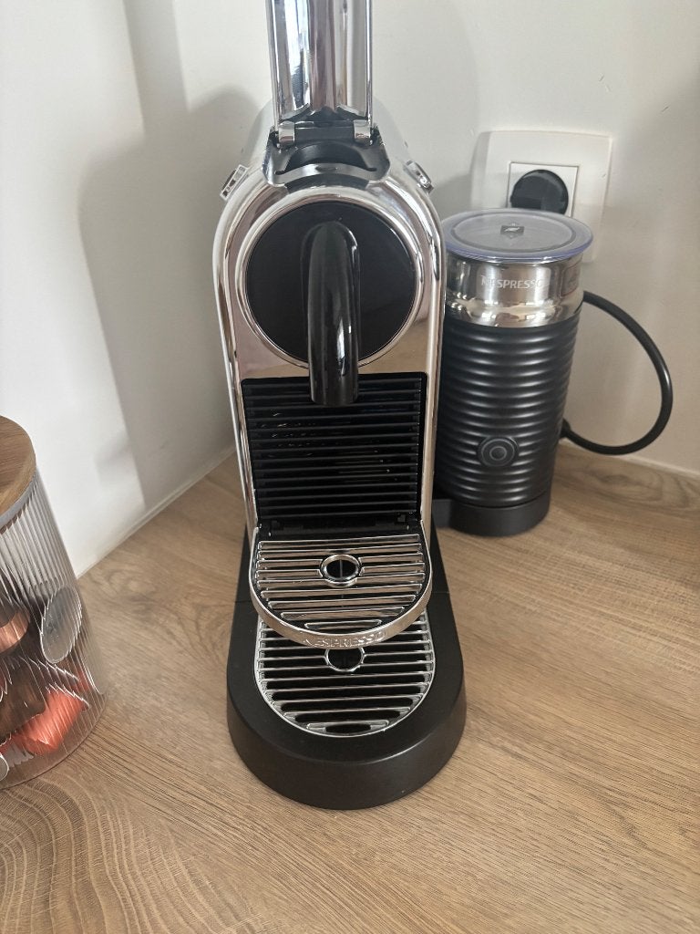De'Longhi Nespresso Koffiemachine Citiz & Milk, Gebruikt, Nespresso, De'Longhi, Ophalen of Verzenden