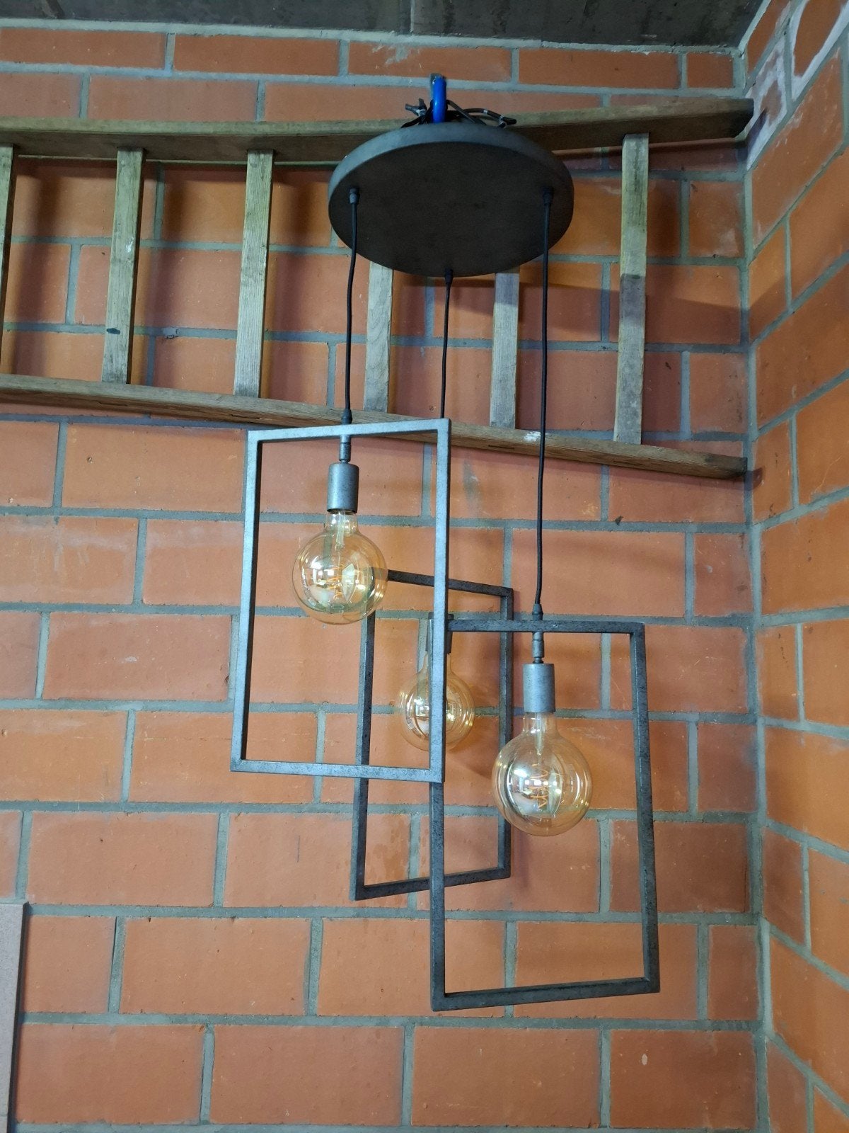 Hanglampen, Enlèvement