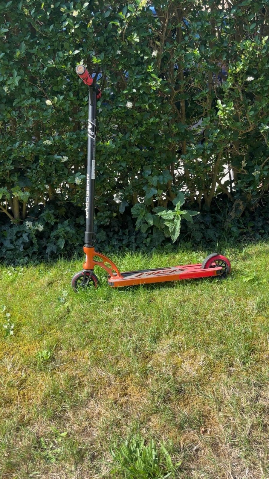 Stuntstep kleur oranje madgear, Fietsen en Brommers, Ophalen
