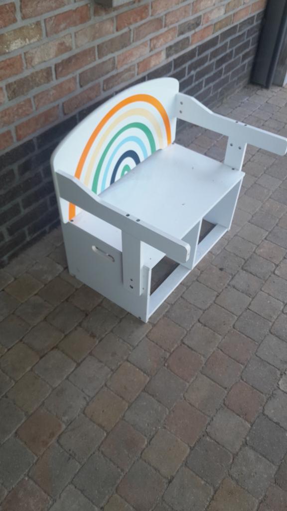 Kinderbankjeen tafeltje in één., Ophalen