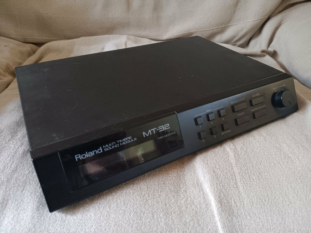 Roland MT 32 + originele voeding, Muziek en Instrumenten, Ophalen, Gebruikt, Roland