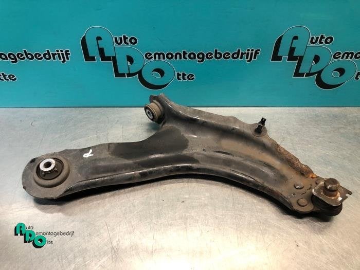 Draagarm rechts-voor van een Mercedes Citan (Citan 12-), Gebruikt, -, Ophalen of Verzenden, -